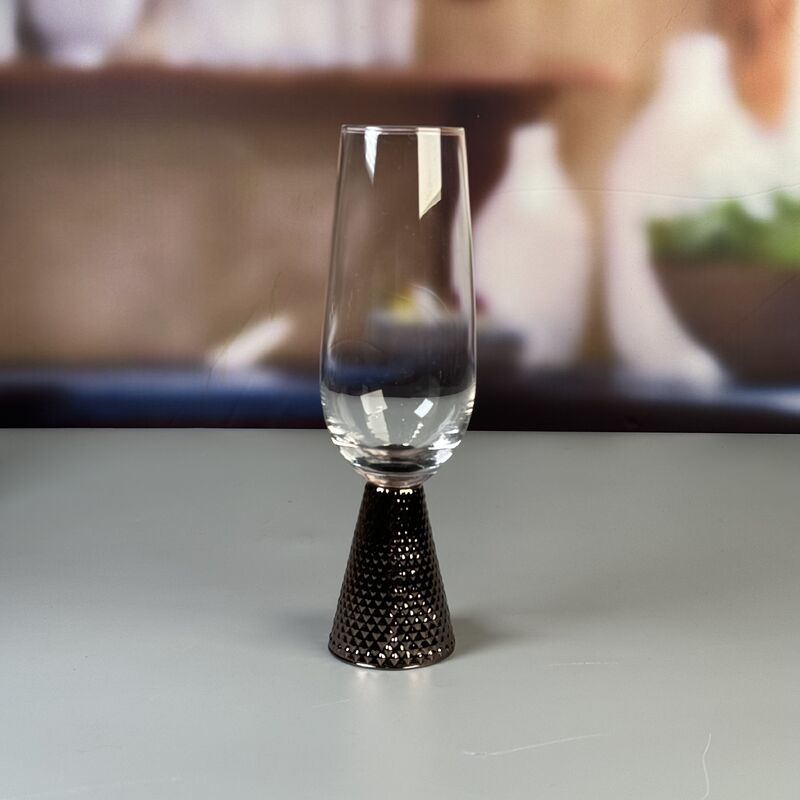 quality Modern Art Unique Electroplated Silver Diamond Base Wine Glass Set Crafted For Luxury Dining Experiences In Restaurants Bars And Events factory