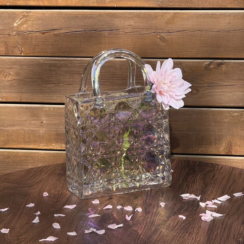 quality Hand-Blown Diamond Pattern Glass Handbag Vase - Versatile Decorative Centerpiece for Home & Wedding Decor factory