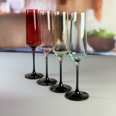 quality Hand-blow Color Gradient Wine Glass Set High Quality Crystal Wine Glass For Gift For Weeding factory