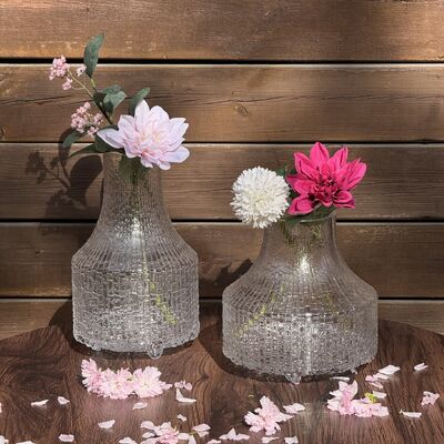 quality Handcrafted Textured Glass Vase with Unique Funnel Design for Sturdy & Functional Floral Displays factory