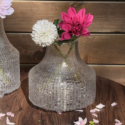 quality Handcrafted Textured Glass Vase with Unique Funnel Design for Sturdy & Functional Floral Displays factory