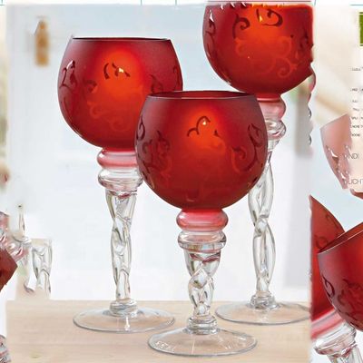 quality Tulip Shape Long Stem Candle Holders With Engrave Pattern factory