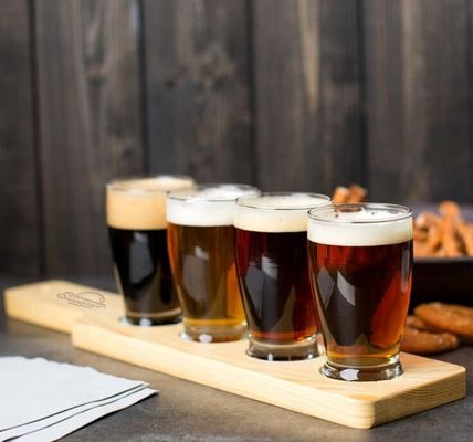 quality Handmade 5oz Craft Beer Tasting Kit , Craft Beer Glasses Set With Wooden Paddle factory