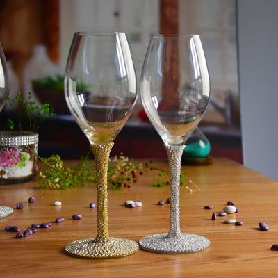 quality Diamonds Decorated Crystal Wine Glass As Anniversary Gift factory