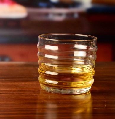quality Anti Skidding Handmade Whiskey Glass With Wave Pattern factory