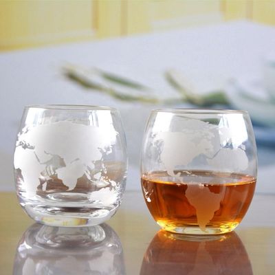 quality Globe Design Etched Handmade Whiskey Glass , Whiskey Tasting Glasses For Restaurant factory